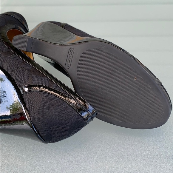 Coach Kerryann Black Pumps - Picture 6 of 11